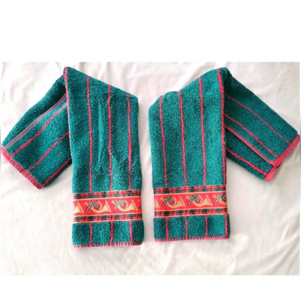 Vintage Fieldcrest Christmas Holiday Hand Towels Green Red Gold 100% Cotton Set